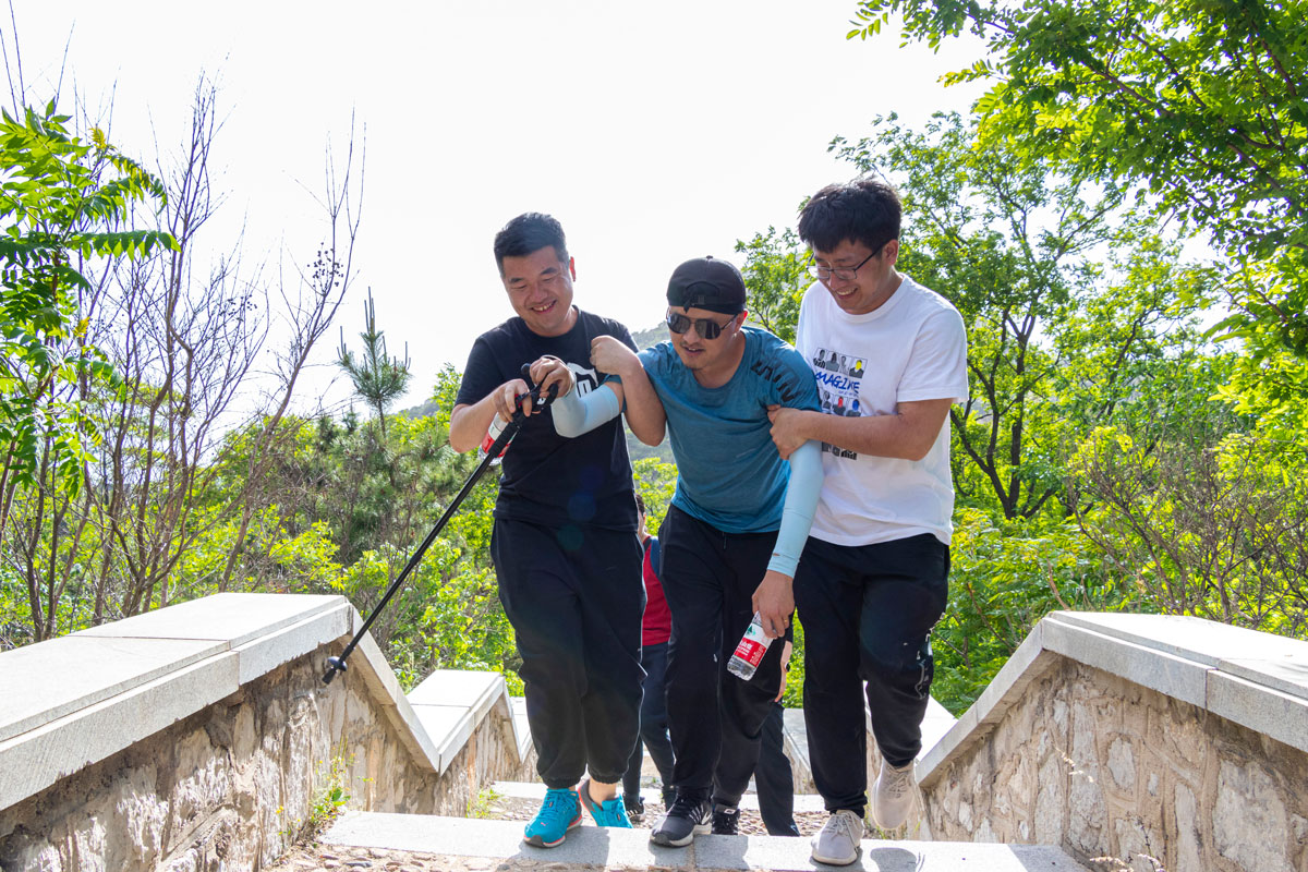 最後一波到達山(shān)頂